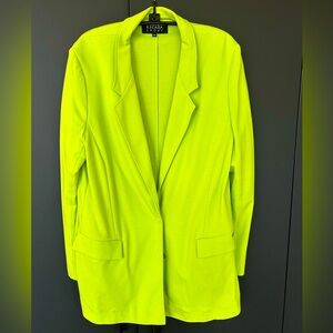 Step into summer with this stretch fabric neon blazer!